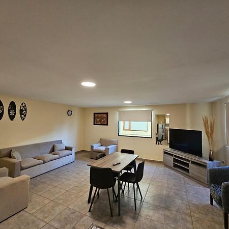 Terminal Suites El Calafate Exterior photo